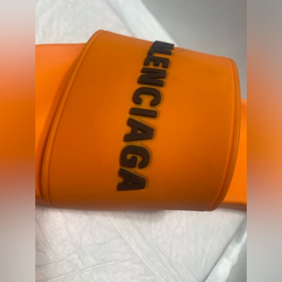 Balenciaga SZ 41E/8US Pool Slide Smooth Rubber Logo in Orange/Black - Picture 5 of 9